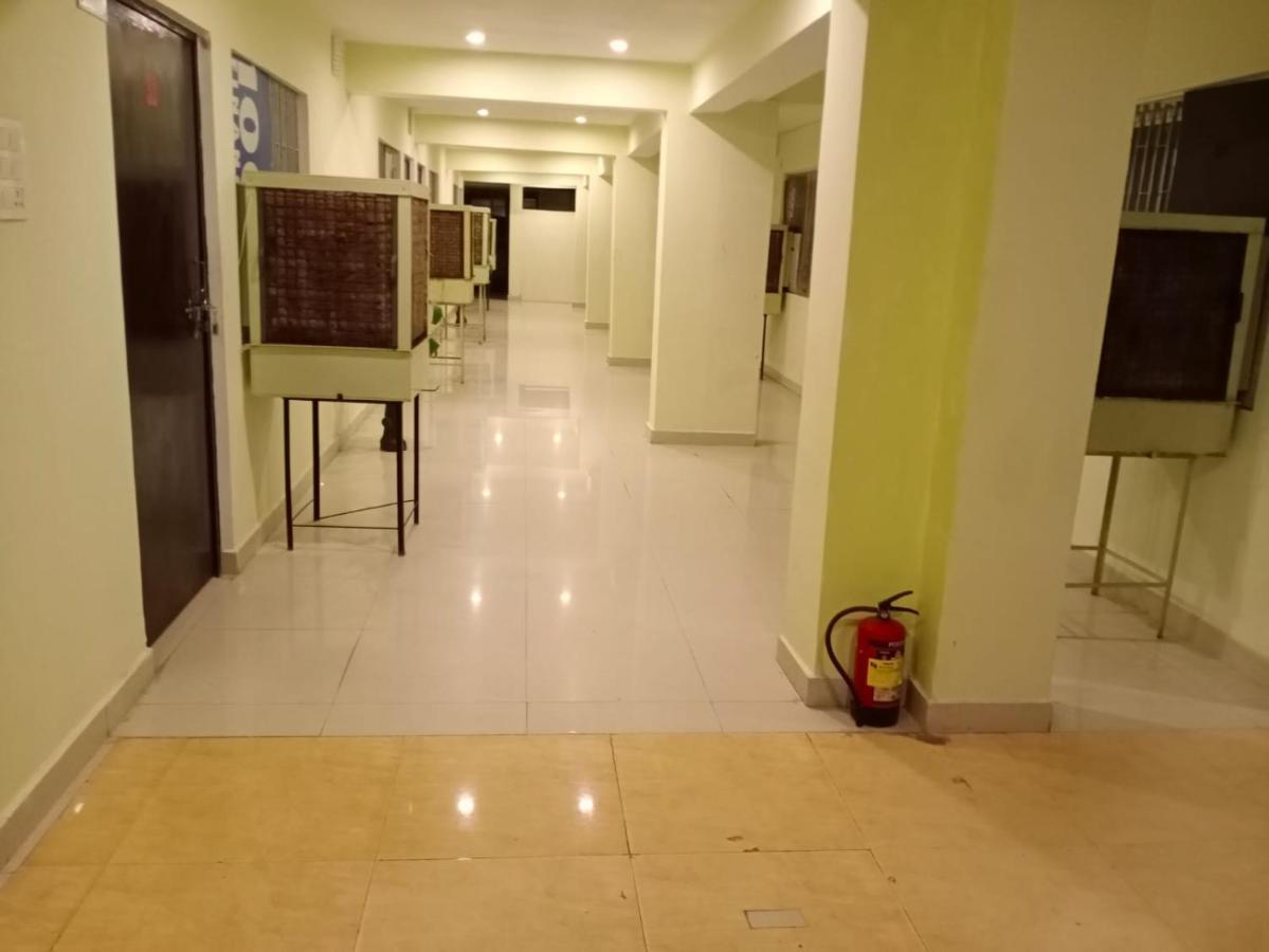 S S Hotel And Restaurant By Wb Economy Jaunpur Buitenkant foto