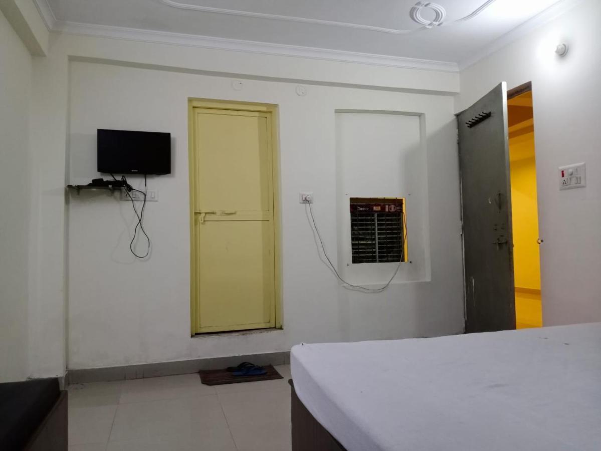 S S Hotel And Restaurant By Wb Economy Jaunpur Buitenkant foto